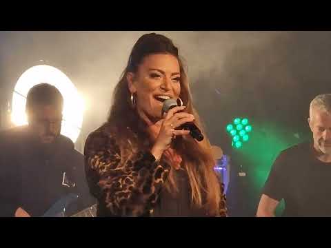 Nicola Marie as Shania Twain performing 'That Don't Impress Me Much' at 'Viva La Diva'  26/06/2022