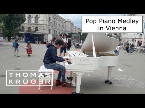 Pop Piano Medley on High Street In Vienna – Thomas Krüger