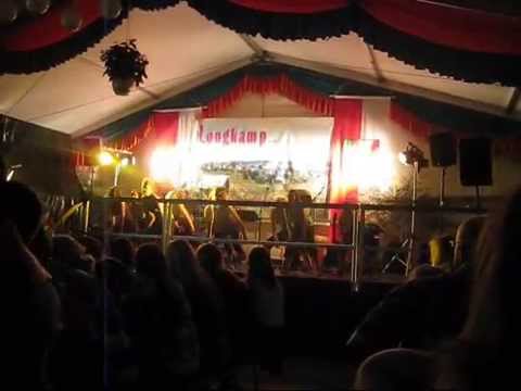 Leaping Out - Yeah/Right Round Longkamp Auftritt