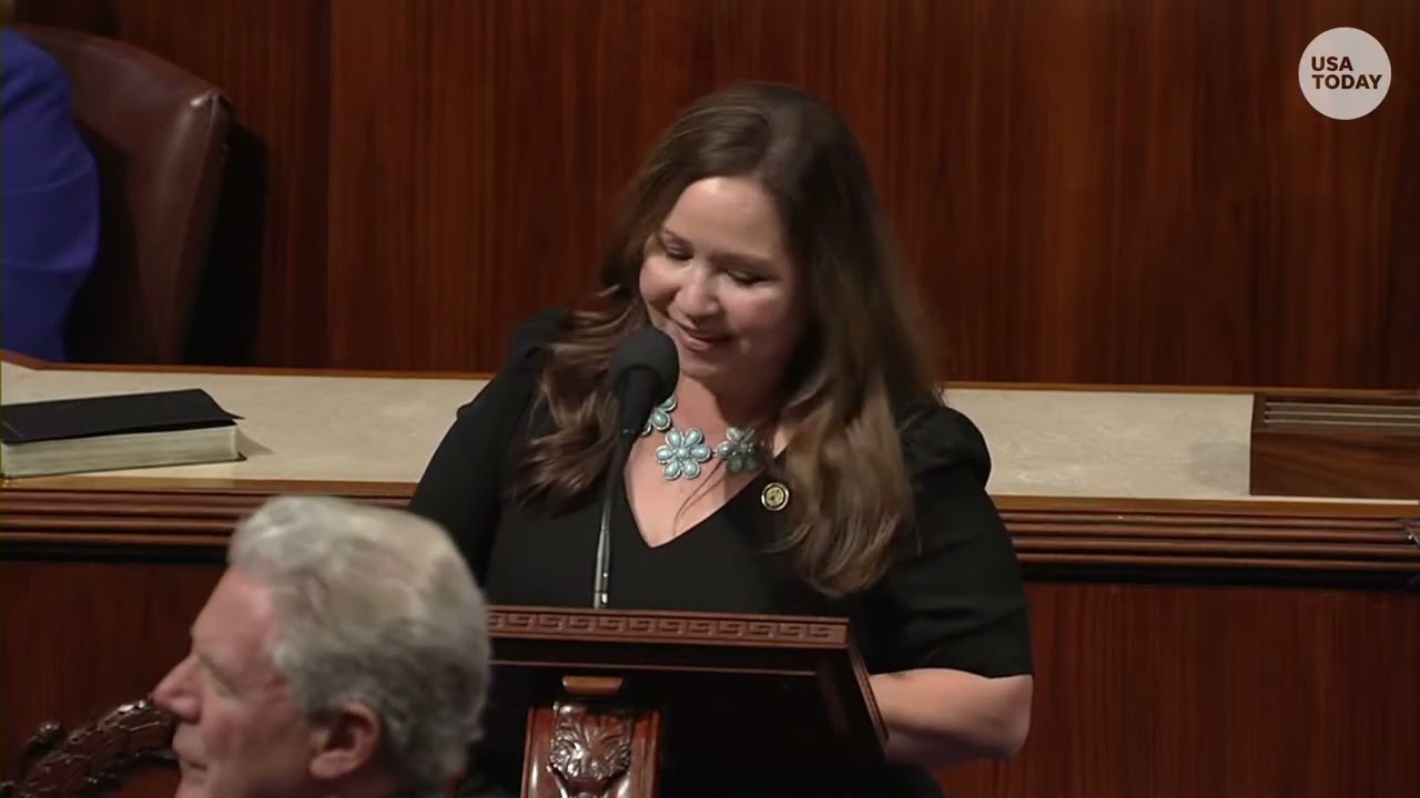 Before shutdown vote, Grijalva delivers speech in Congress then signs Epstein discharge petition