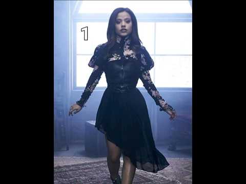 Choose your favorite outfit #sarahjeffery  #descendants