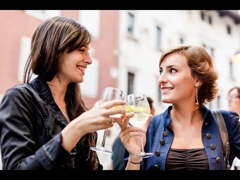 Lesbian Dating: How to Know If a Woman is Interested In You