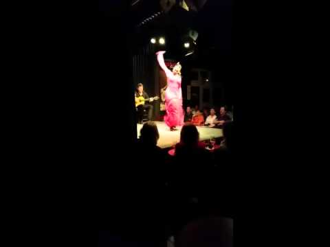 Claudia Cruz, Alegrías Casa Patas