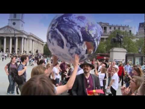 The Long Earth by Terry Pratchett & Stephen Baxter launches in Trafalgar Square - Part One