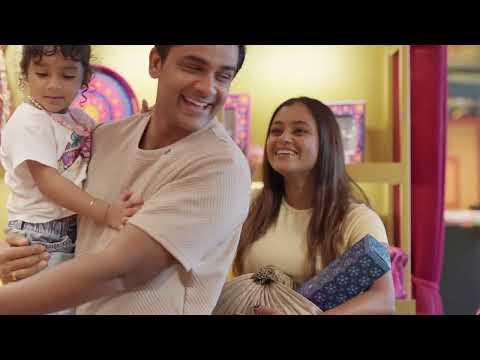 සාරංග ගේ නම්බුව නැති කරපු දිනක්ෂී 😱| දිනක්ෂී ගේ ඔලුවෙ අමාරුවට ගත්ත ෆුට් මසාජ් එක 😂 | Family Shopping