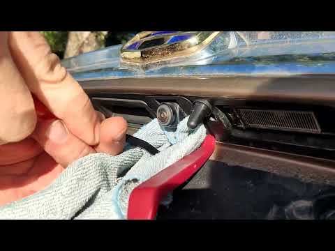 Как снять камеру заднего вида на Geely Atlas не разбирая дверь