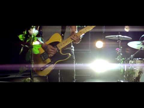 Kids in Glass Houses - Young Blood (Let It Out)