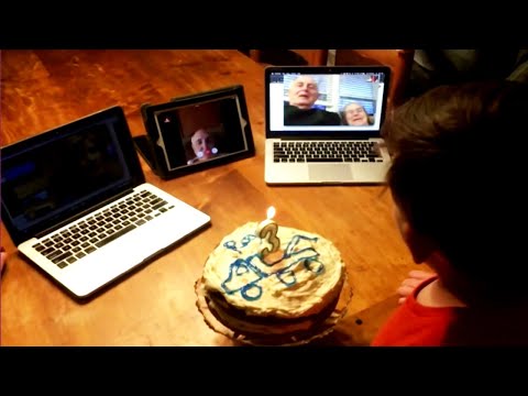 3歳の男の子の祖父母が事実上の誕生日を祝う (3-Year-Old Boy's Grandparents Celebrate His Birthday Virtually)