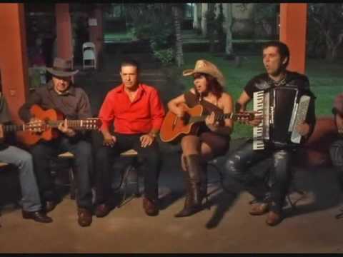 Toalha Molhada video