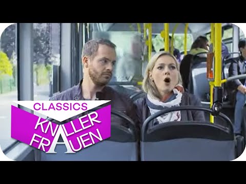 Hand vor den Mund | Knallerfrauen mit Martina Hill