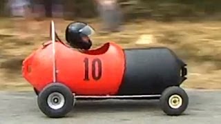 preview picture of video 'Crazy Mussel Float Soapbox Derby'