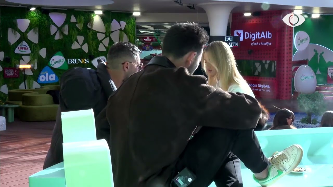 Ty nuk të hapen gishtat…/ Selin krahason duart me Mirin