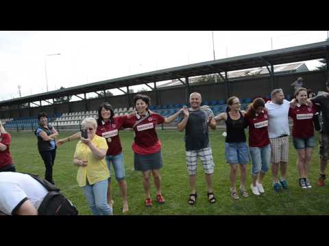 Sparta Praha - starší žákyně 2015 - děkovačka rodičů