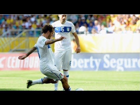 Diamanti Amazing Free Kick Vs Uruguay (2-1) | Uruguay Vs Italy [1-2]