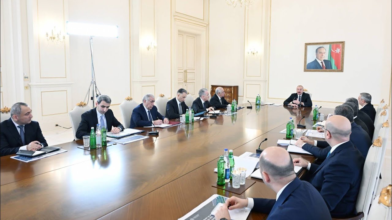 Əliyev nəqliyyat məsələlərinə həsr olunmuş müşavirə keçirib