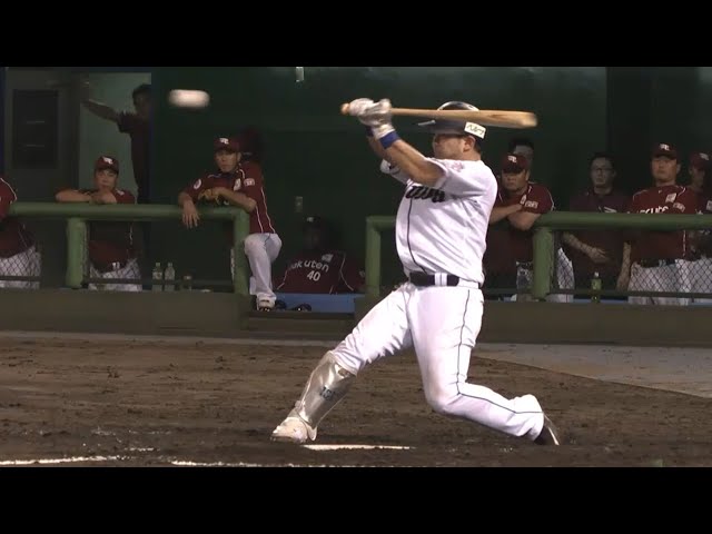 【8回裏】エンドランの指示にライオンズ・森はこんな悪球をフルスイングしちゃう!! 2015/8/18 L-E