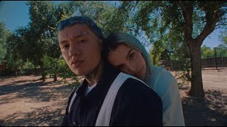 COMO UN TRUENO Lyrics English Translation