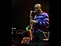Manu Dibango interprétant "Soma Loba" avec Ray Lema au Piano