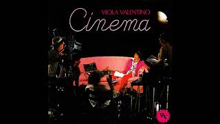 Kadr z teledysku Cinema tekst piosenki Viola Valentino