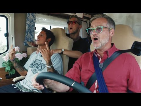Allsång med Samir och Viktor  - Camping Queens (Sjuan)