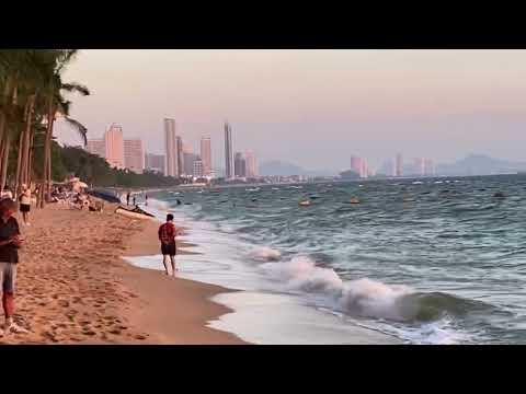 English speaking Jumtin beach pattaya Thailand 🇹🇭 long beach