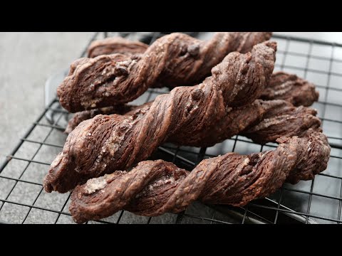簡単折り込みパイ生地で 🍫チョコツイストパイ | Chocolate twisted pie