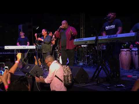 Alexander Abreu en Puerto Rico cantando Pasaporte