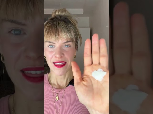 Vídeo relacionado con Vaseline Cocoa Butter Deep Conditioning Body Lotion with Cocoa Butter & Vitamin E - 20.3 oz by Unilever
