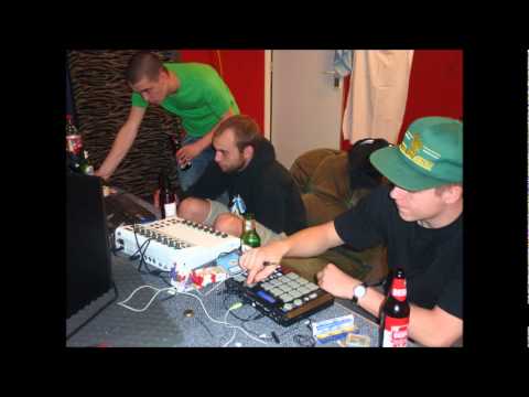 EllMatic (from Het VerZet) - Chillin (Produced by Sneadr)