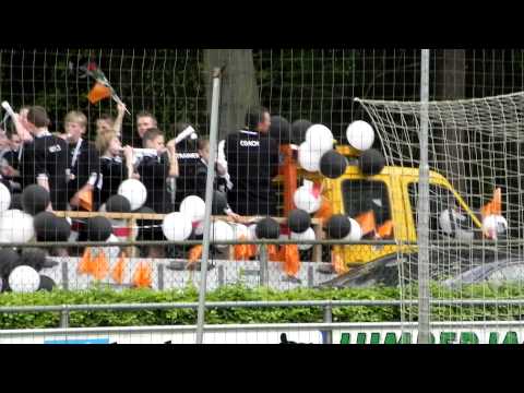 WWNA D1 kampioen op weg met de kar.MOV