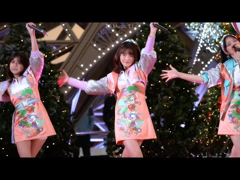Fancam #MusicBNK48  4K - Warota People   @ Terminal 21 Pattaya 31 12 2021