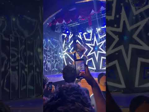 Natasha Princess performance Blue Space sempre incrível