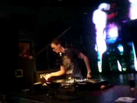 Tim Sanchez Play " Redroche,Dave Armstrong Make Your Move" @ Átrium Global Sound Dj Fesztivál
