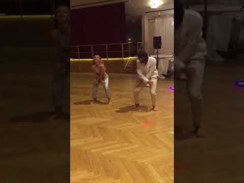 José & Gitte Bröllopsdans Azonto-style