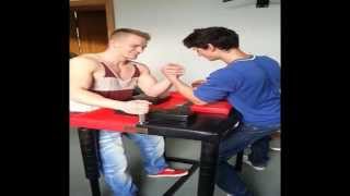 Armdrück Training ZetKljmka gegen DanteDyou