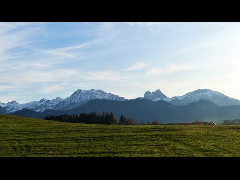 Ostallgäuer Berge von der Autobahn A7 bei Füssen