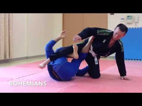 ラッソーガードからのキスオブザドラゴン｜ブラジリアン柔術テクニック｜北九州市小倉北区のブラジリアン柔術道場ボヘミアンズ