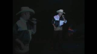 Carnival Legends Rob Mosher asGarth Brooks