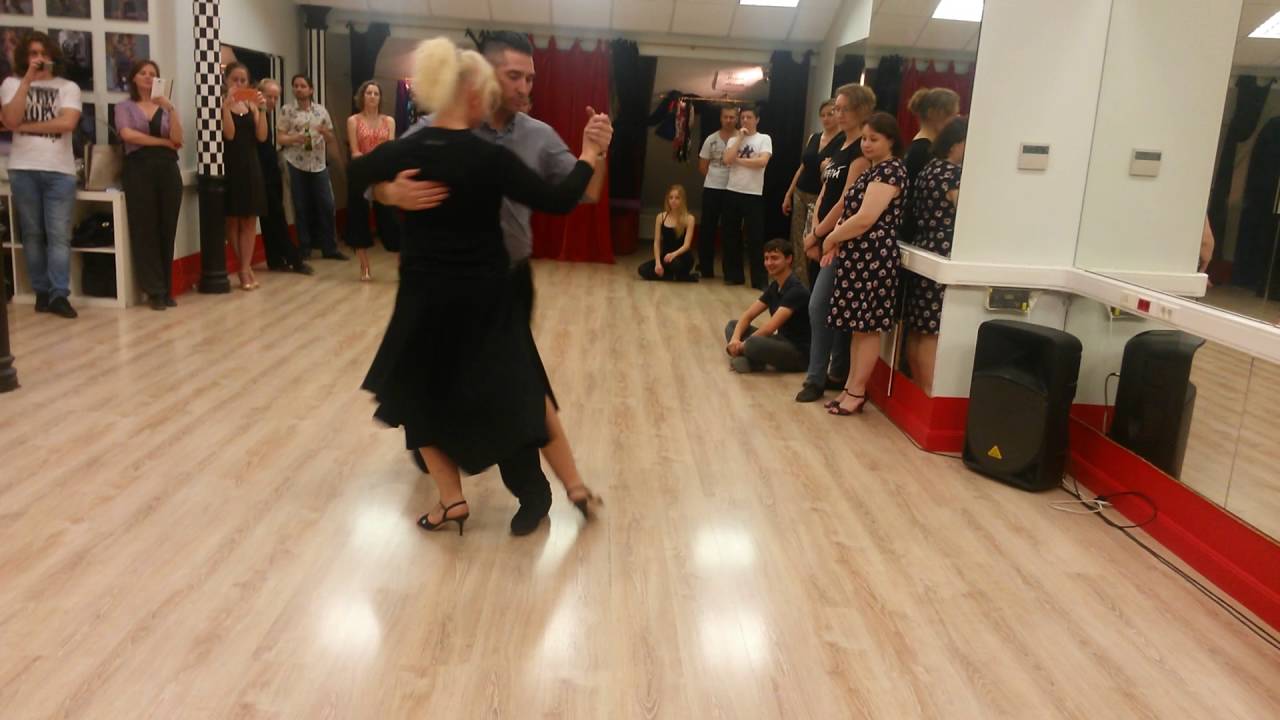 Javier Diaz y Elvira Malishevskaya. Giro con enrosque y lápiz, y boleo de la mujer