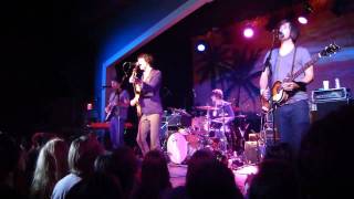 The Young Veins - &quot;Dangerous Blues&quot;