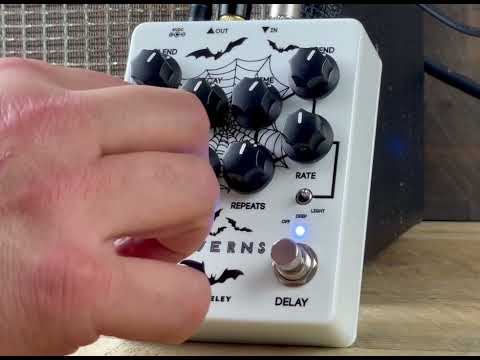 Keeley Spooky "Glow in the Dark" Caverns Delay Reverb Pedal V2 image 5