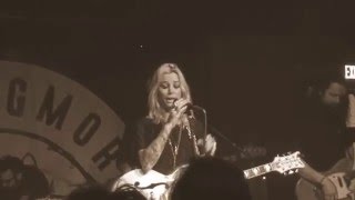 Gin Wigmore : Mercy Lounge : Nashville : 4.16.16 : Gin gives the back story on Devil In Me