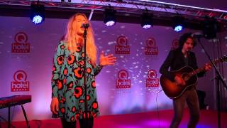 Sandra van Nieuwland - Always Alone Q Hotel