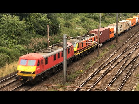 BR Class 90 #90040 Cargo Train