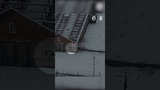 Soldier tactical entry into damaged compound caught on camera
