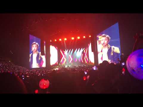 VCR + IDOL [DAY 4]  (FANCAM)- 'LOVE YOURSELF TOUR' BTS 180909 LA Staples Center