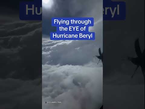 Flying through the EYE of Hurricane Beryl