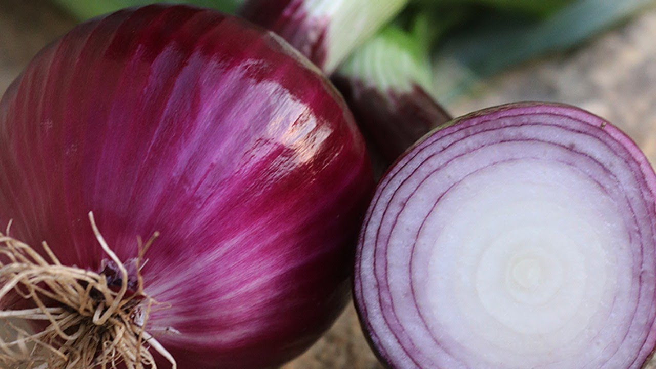 Czerwona cebula jest super! A to 12 powodów, dzięki którym już nigdy nie powiesz inaczej