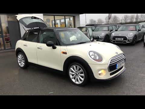 Mini Cooper 5-Door Hatchback 1.5 Manual  -  JE58 YMT