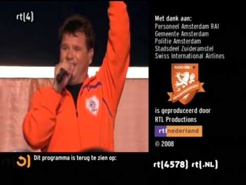 Wolter kroes op het 538 Kampioenenfeest met Viva Hollandia (2008)